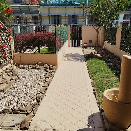 Border House *